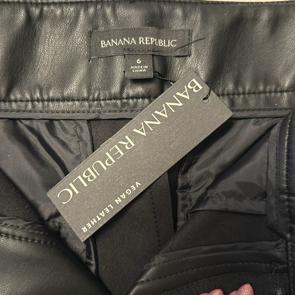 NWT Banana Republic Vegan Leather Pants Size 6S - Picture 2 of 4